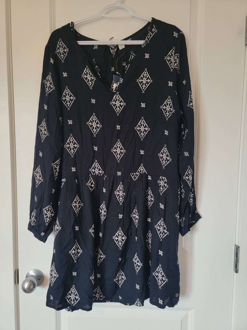 Roxy Women's Black Diamond-Print Long-Sleeve Dress